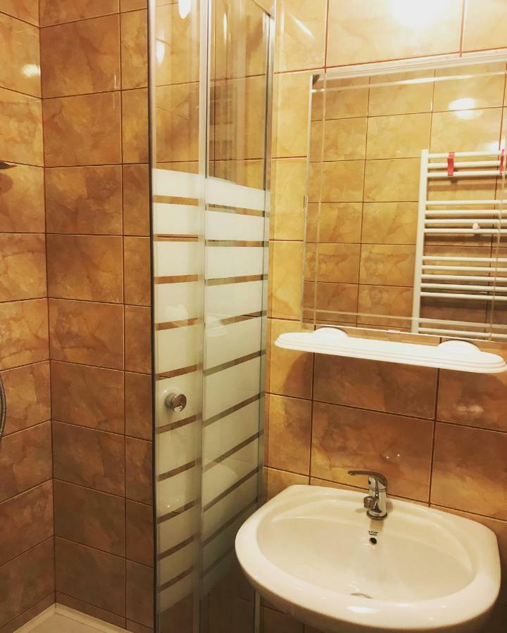 Casa Bucurr Hotell Afumaţi Exteriör bild